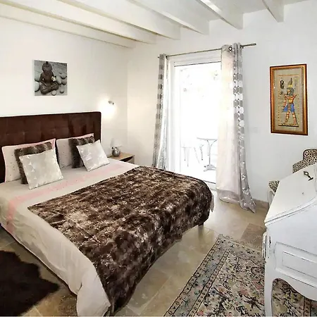 Stunning In With Heated Swimming Pool *