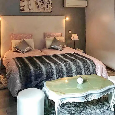 Stunning In With Heated Swimming Pool *